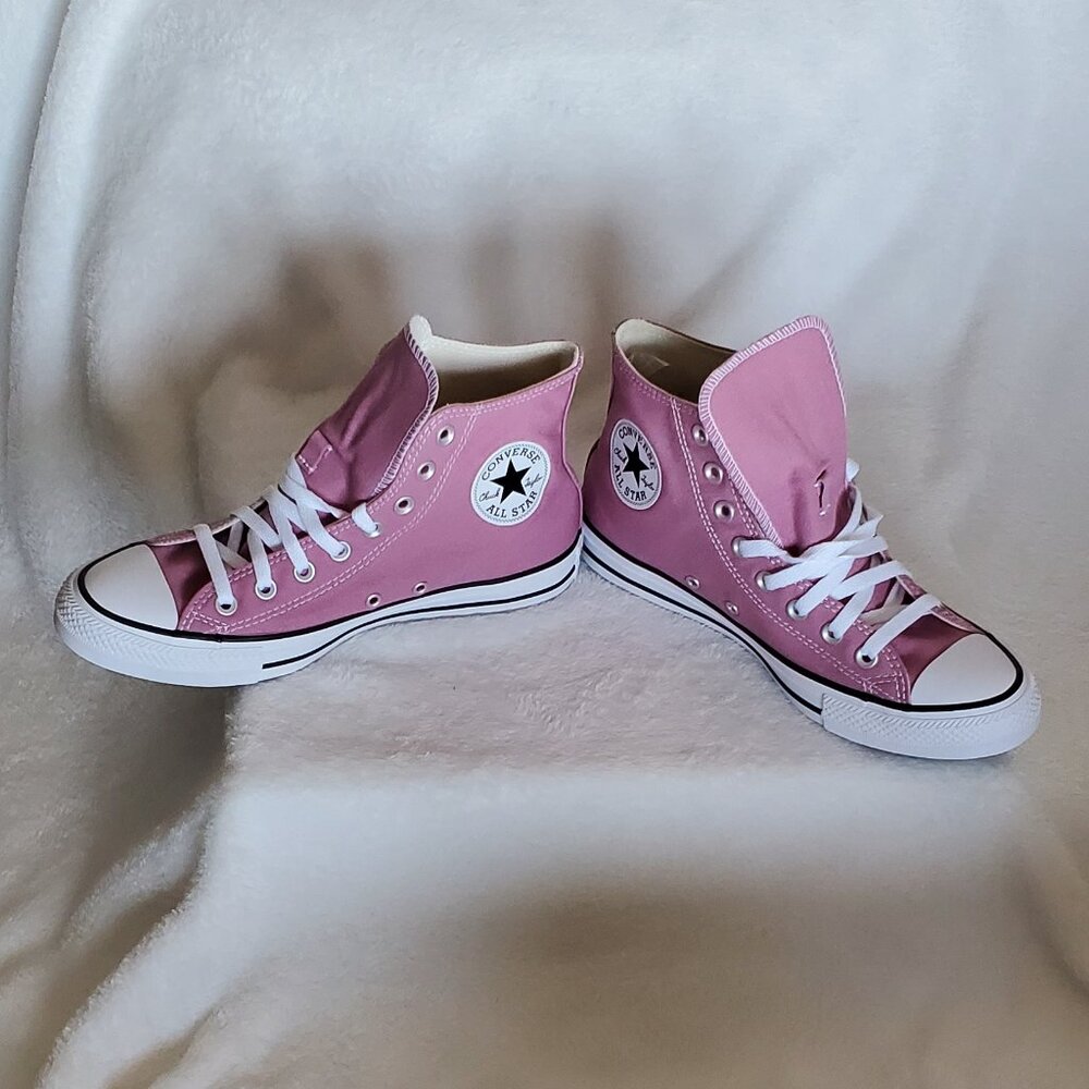 SALE! NIB! Converse Chuck Taylor All Star   UNISEX 7.5 Men / 9.5 Women -SALE!